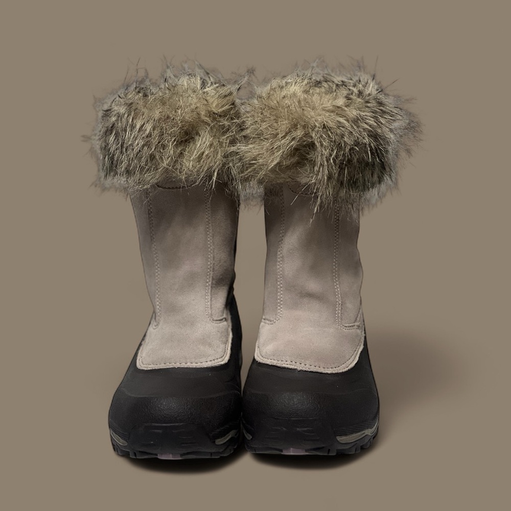 Eddie Bauer 400g ThermaFill Waterproof boot with faux fur cuffs size 6